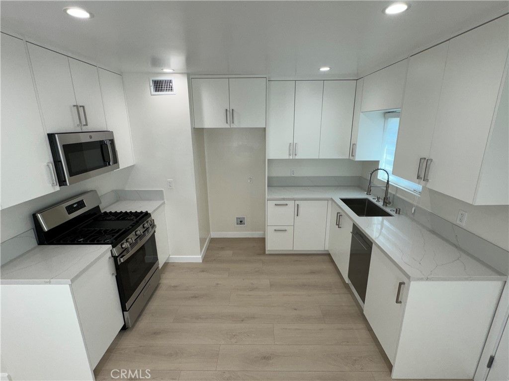 1206 E Harvard Street A, Glendale, CA 91205