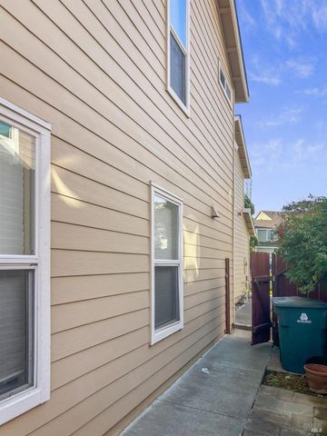 154 Outrigger Dr, Vallejo, CA 94591