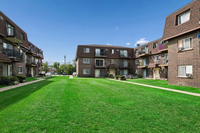 9364 Golf Road 2B, Des Plaines, IL 60016
