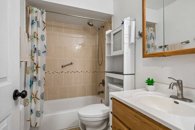 9364 Golf Road 2B, Des Plaines, IL 60016
