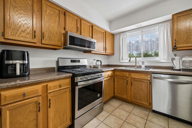 9364 Golf Road 2B, Des Plaines, IL 60016