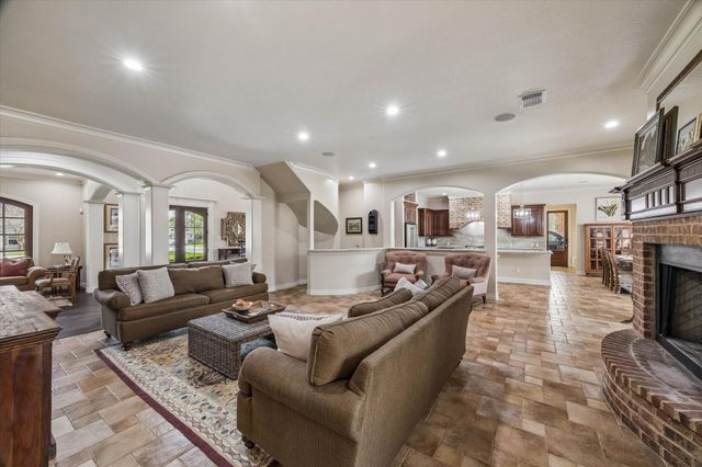 1002 Cowards Creek Court, Friendswood, TX 77546