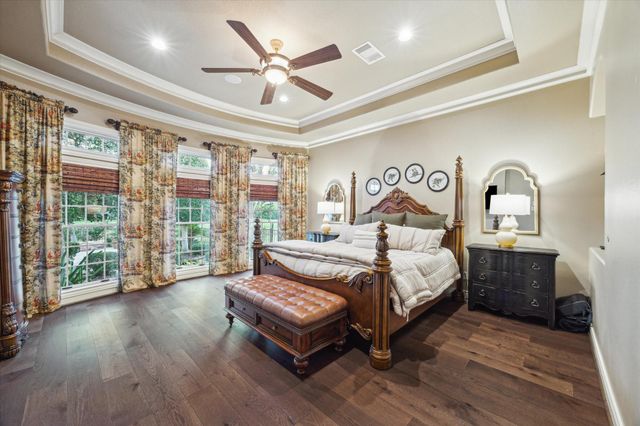 1002 Cowards Creek Court, Friendswood, TX 77546