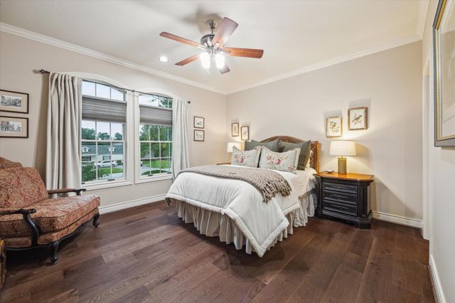 1002 Cowards Creek Court, Friendswood, TX 77546