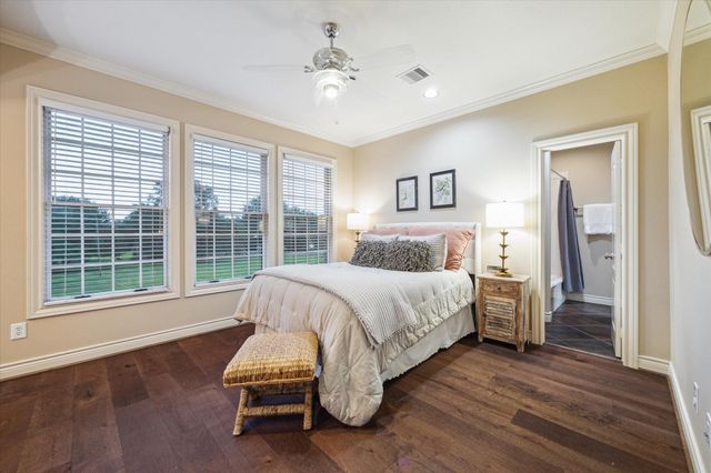 1002 Cowards Creek Court, Friendswood, TX 77546