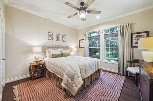 1002 Cowards Creek Court, Friendswood, TX 77546