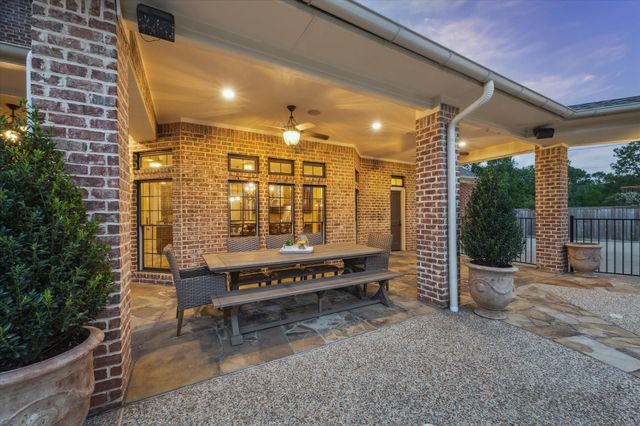 1002 Cowards Creek Court, Friendswood, TX 77546