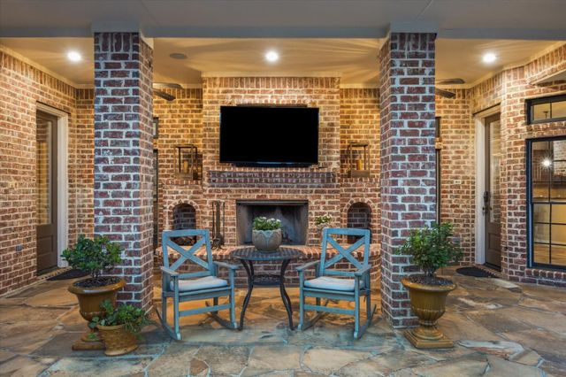 1002 Cowards Creek Court, Friendswood, TX 77546