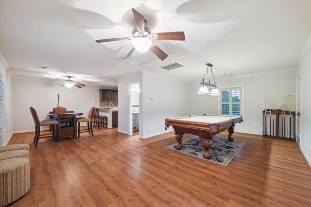 1002 Cowards Creek Court, Friendswood, TX 77546