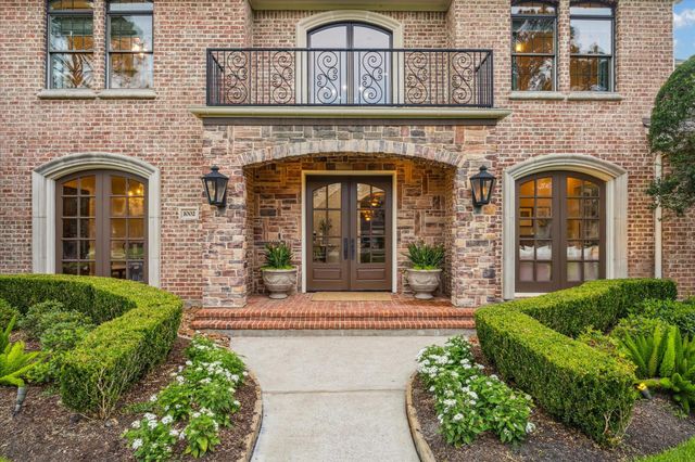 1002 Cowards Creek Court, Friendswood, TX 77546