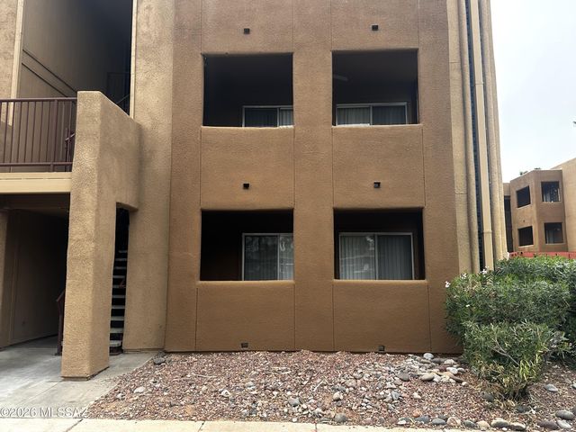 1810 E Blacklidge Dr Apt 308, Tucson, AZ 85719