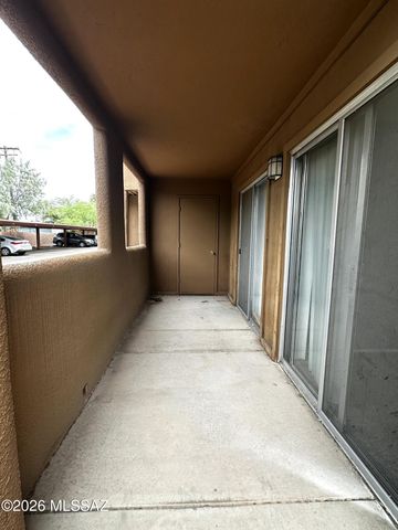 1810 E Blacklidge Dr Apt 308, Tucson, AZ 85719
