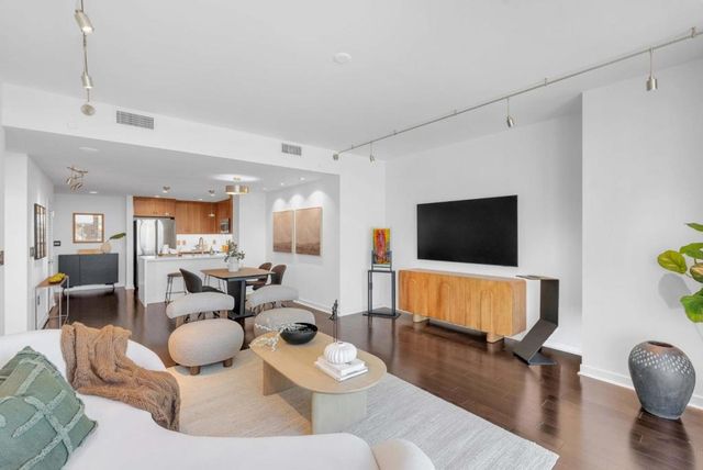 38 N Almaden Boulevard 1413, San Jose, CA 95110