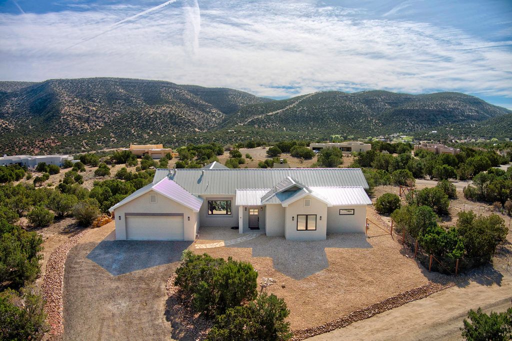 1 W Cielo Azul Court, Placitas, NM 87043