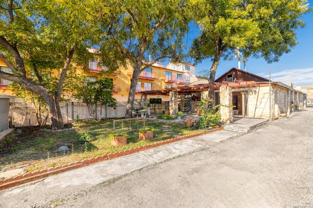 926 S Laredo, San Antonio, TX 78204