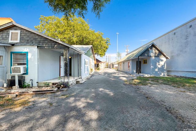 926 S Laredo, San Antonio, TX 78204