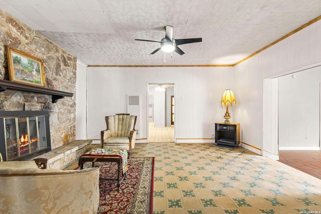 926 S Laredo, San Antonio, TX 78204