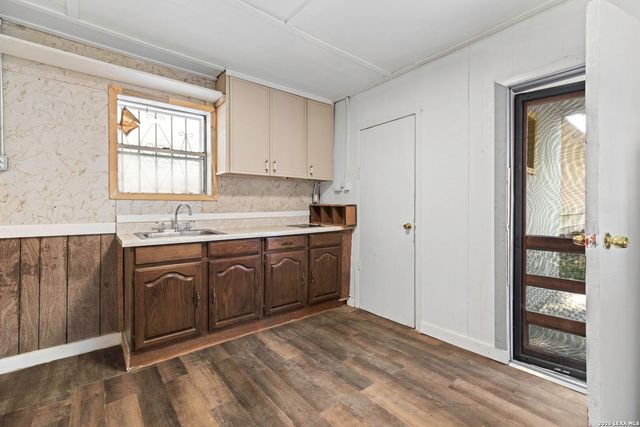 926 S Laredo, San Antonio, TX 78204