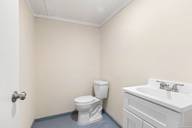 926 S Laredo, San Antonio, TX 78204