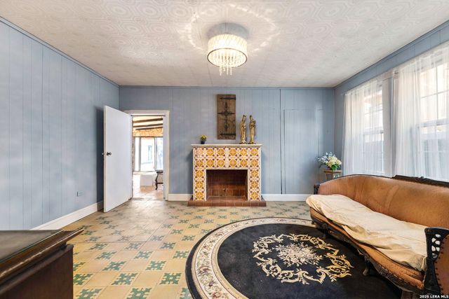 926 S Laredo, San Antonio, TX 78204