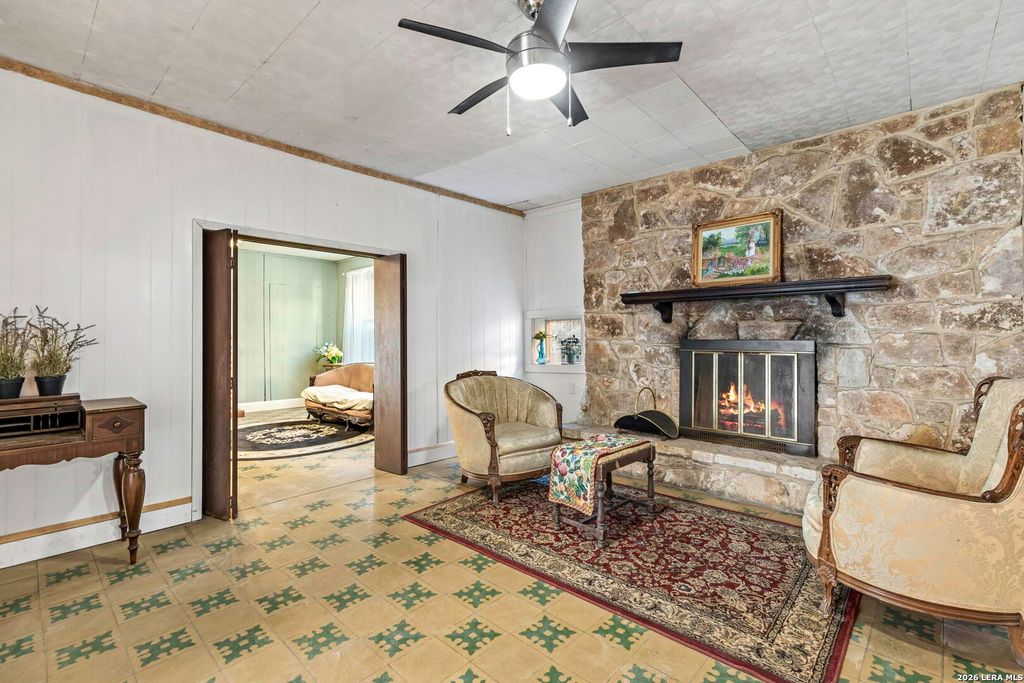 926 S Laredo, San Antonio, TX 78204