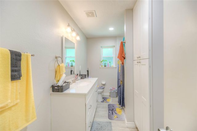 814 N Willis Avenue, Livingston, TX 77351