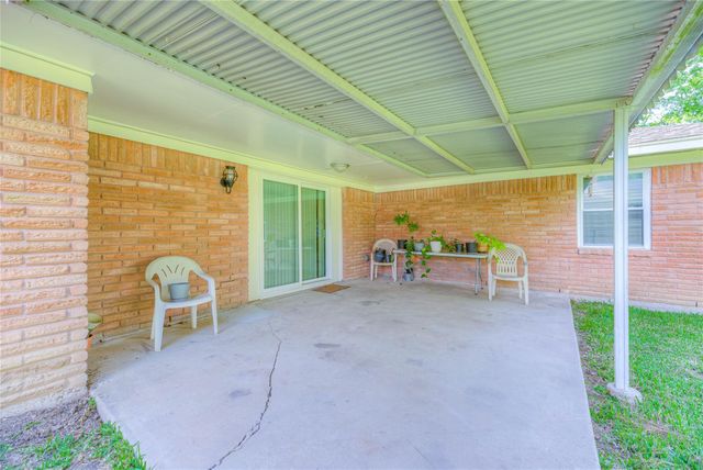 814 N Willis Avenue, Livingston, TX 77351