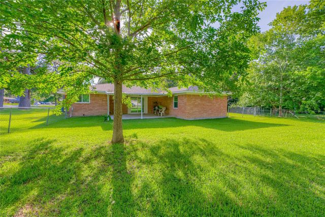814 N Willis Avenue, Livingston, TX 77351