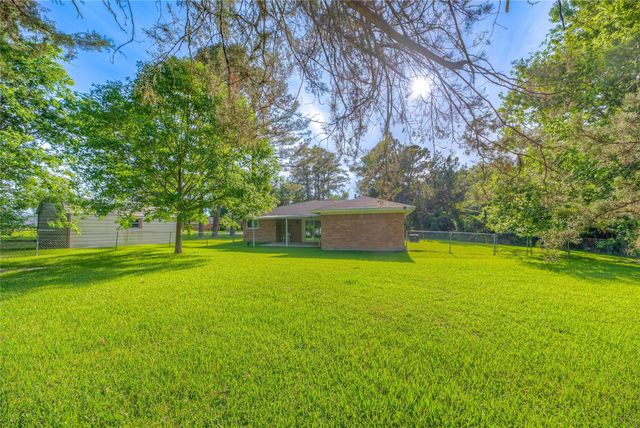 814 N Willis Avenue, Livingston, TX 77351
