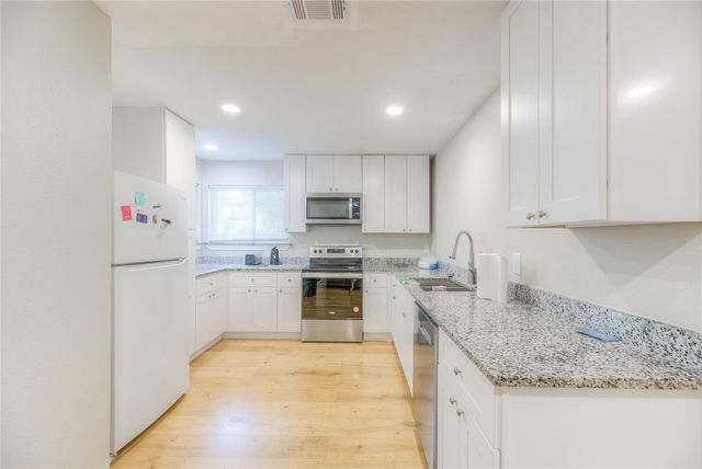 814 N Willis Avenue, Livingston, TX 77351