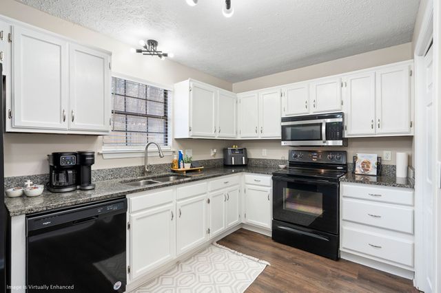 333 Deerpoint Dr, Hendersonville, TN 37075