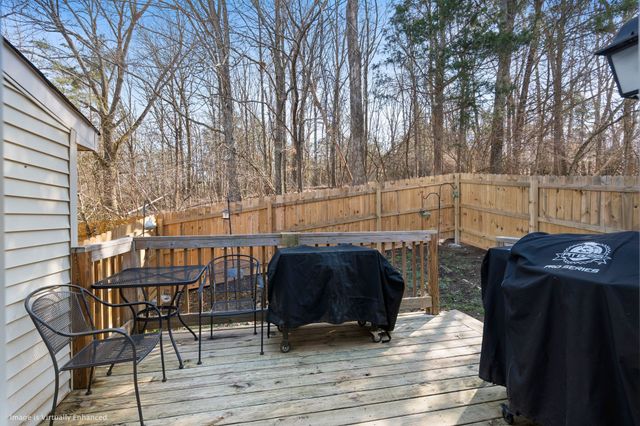 333 Deerpoint Dr, Hendersonville, TN 37075