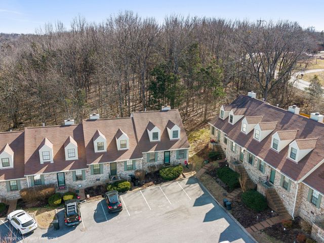 333 Deerpoint Dr, Hendersonville, TN 37075