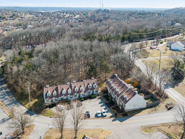 333 Deerpoint Dr, Hendersonville, TN 37075