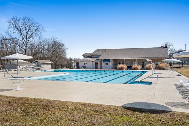 333 Deerpoint Dr, Hendersonville, TN 37075