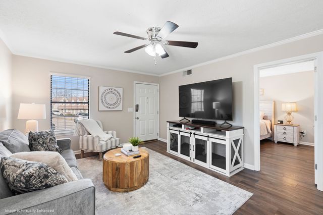 333 Deerpoint Dr, Hendersonville, TN 37075