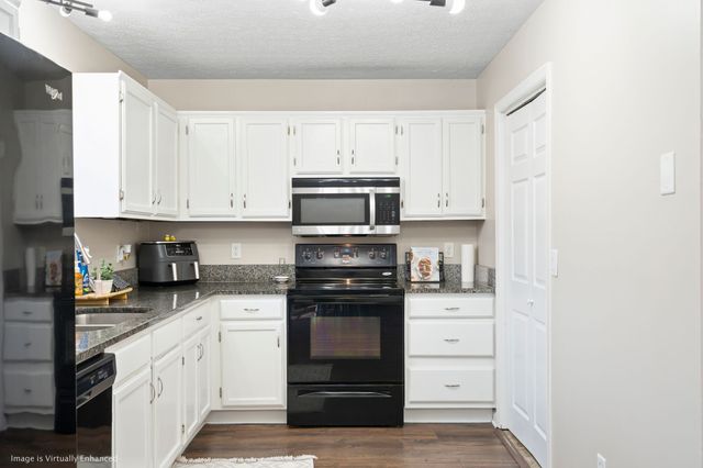 333 Deerpoint Dr, Hendersonville, TN 37075