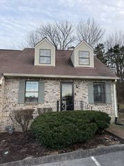 333 Deerpoint Dr, Hendersonville, TN 37075