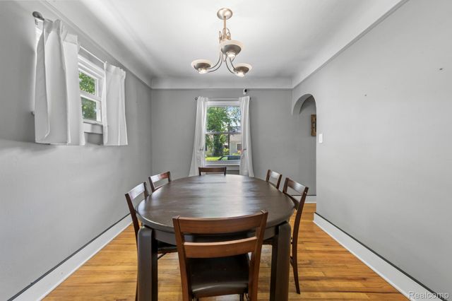 1103 Hoffman, Royal Oak, MI 48067