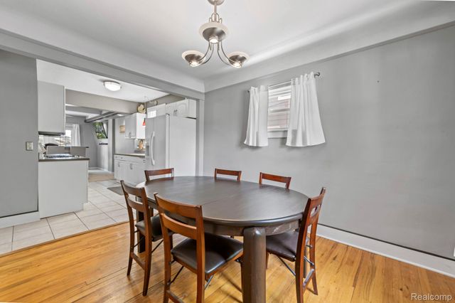 1103 Hoffman, Royal Oak, MI 48067