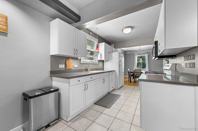 1103 Hoffman, Royal Oak, MI 48067