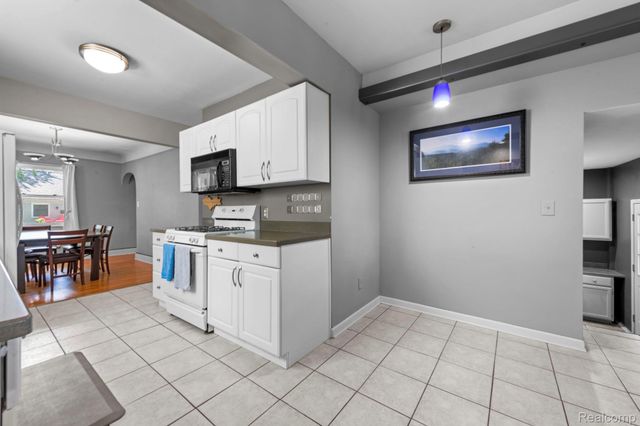 1103 Hoffman, Royal Oak, MI 48067
