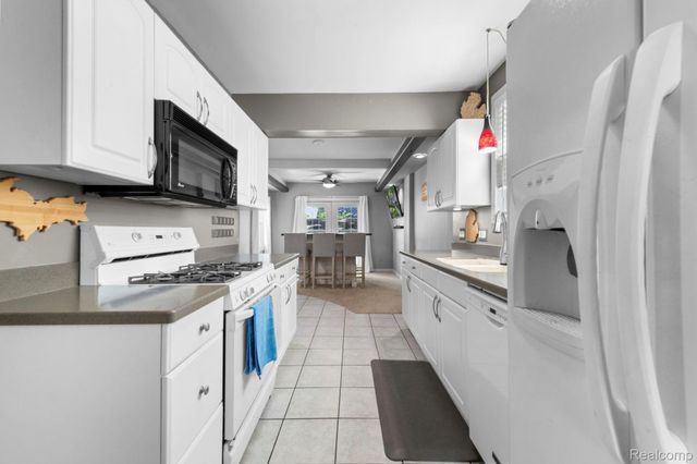 1103 Hoffman, Royal Oak, MI 48067
