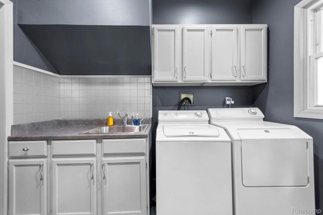 1103 Hoffman, Royal Oak, MI 48067