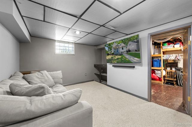 1103 Hoffman, Royal Oak, MI 48067