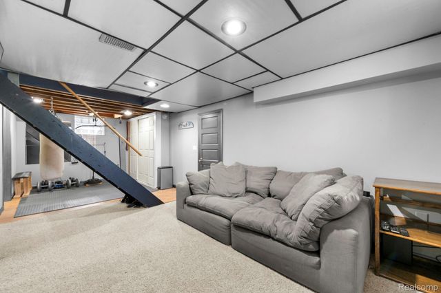 1103 Hoffman, Royal Oak, MI 48067
