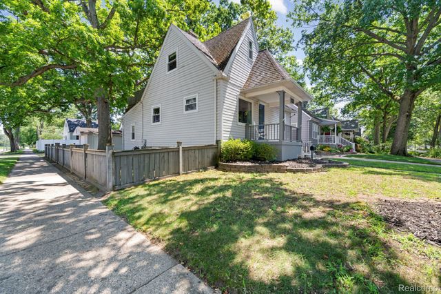 1103 Hoffman, Royal Oak, MI 48067