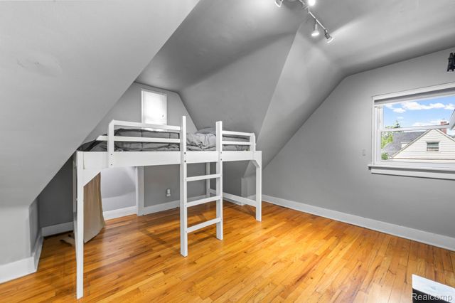 1103 Hoffman, Royal Oak, MI 48067