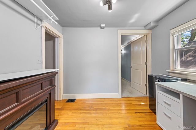 1103 Hoffman, Royal Oak, MI 48067