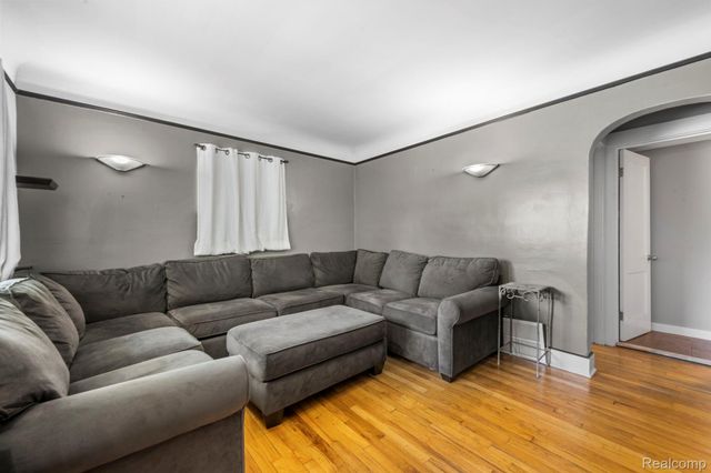 1103 Hoffman, Royal Oak, MI 48067